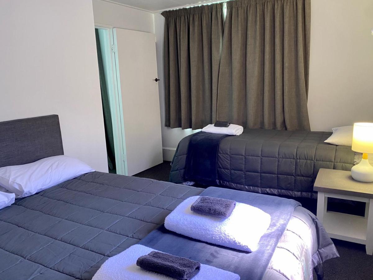 Beach Lodge Motels Dunedin Exterior photo